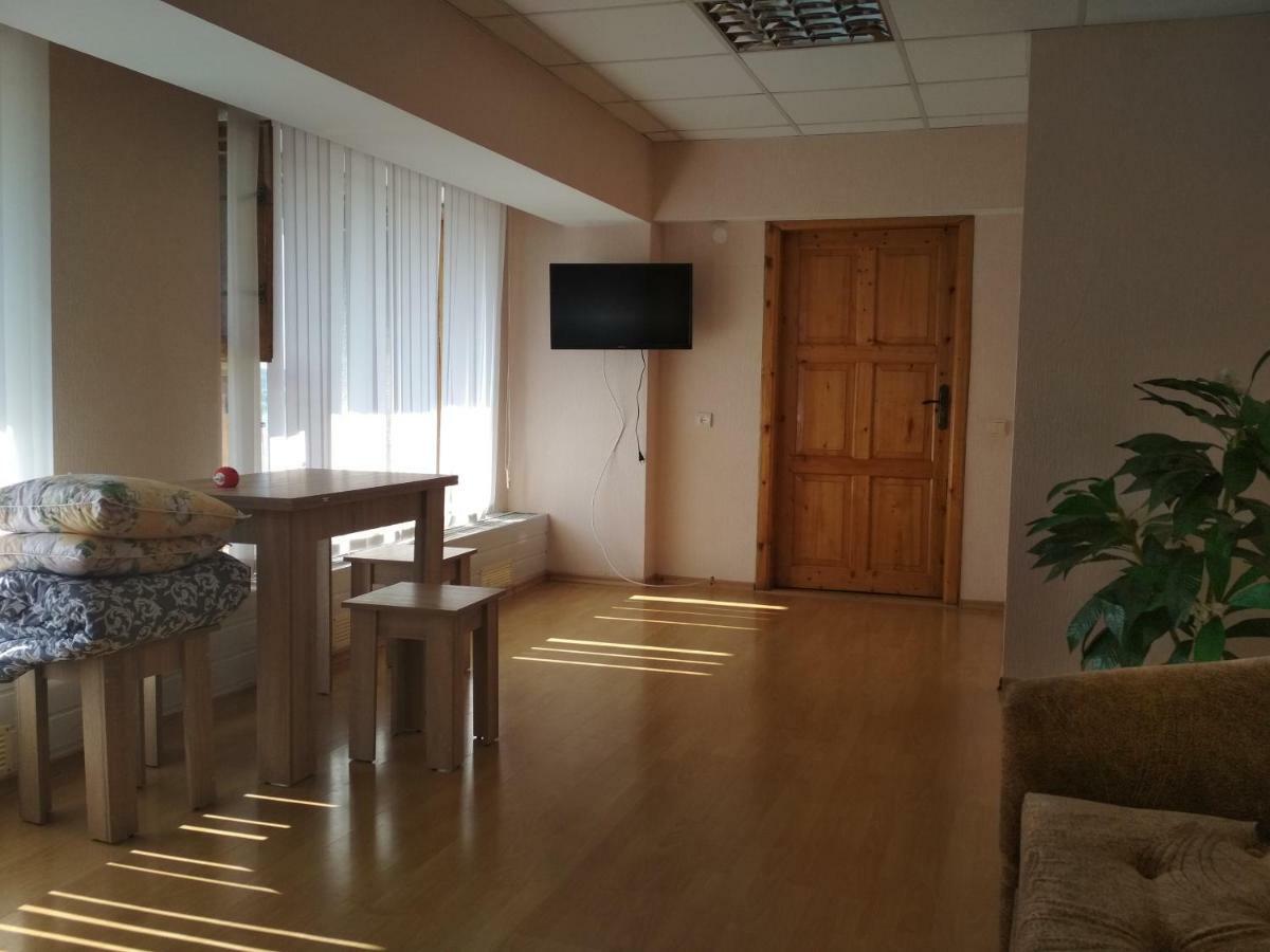 Готель На Автовокзалі Poltava Esterno foto